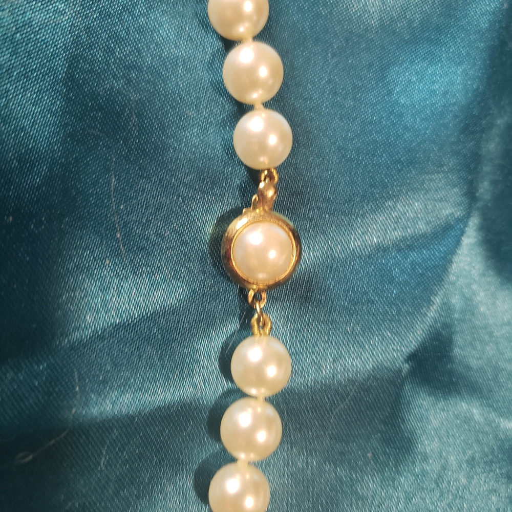 Genuine Mallorca Pearl Necklace 8mm - Picture 5 of 5